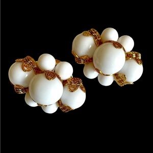 Vintage Joan Rivers Classics Collection Sophisticated White & Gold Clip Earrings